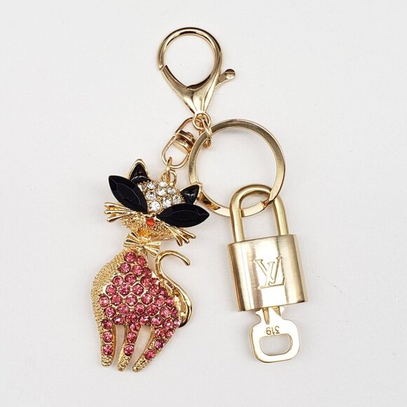 100% Auth Louis Vuitton Lock & Key with unbranded Bagcharm, Keycharm, Keychain - Picture 1 of 9